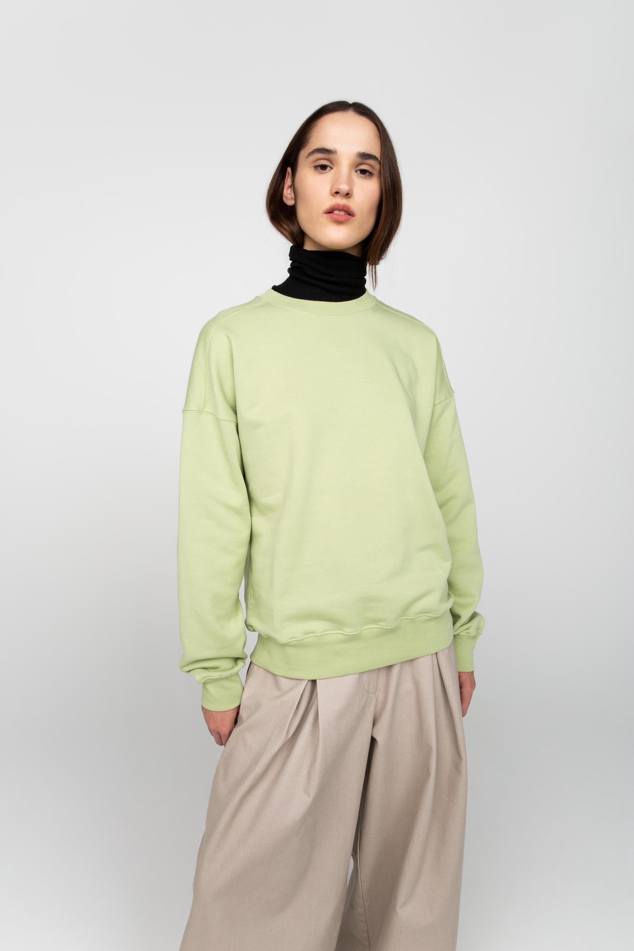 Green unisex sweatshirt