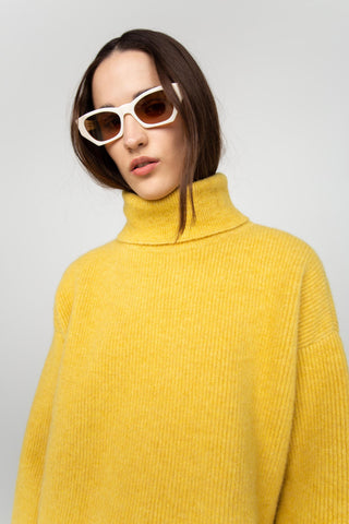 Yellow alpaca rib turtleneck