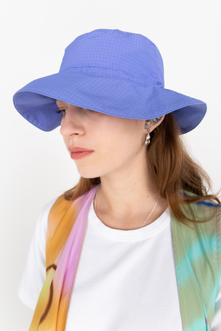 Iris blue bucket hat